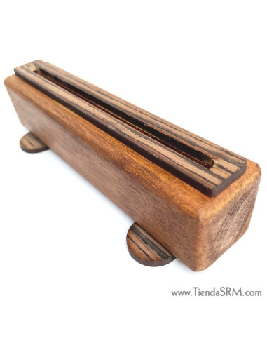Hablador de mesa base en madera media carta